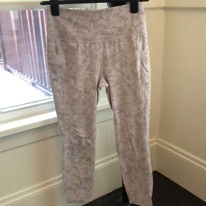 Eddie Bauer leggings size M